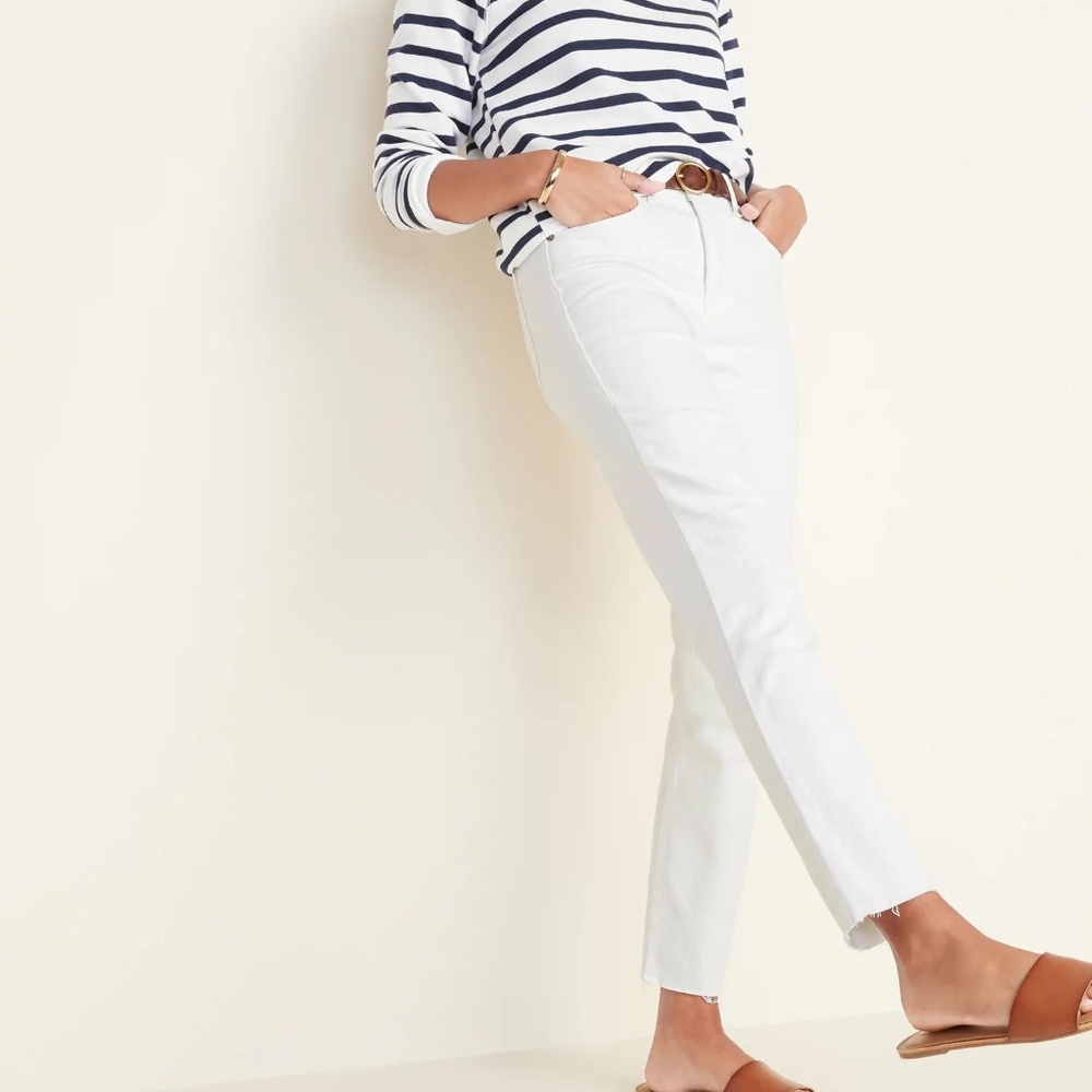 Old Navy High-Waisted Power Slim Straight Jeans - Picture 3 of 5